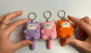 What do you fill crochet cat toys with